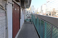 ２階桜木町駅側階段