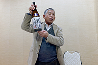 千曲市の矢島宏雄さんから
地元のお酒「棚田」の差し入れ